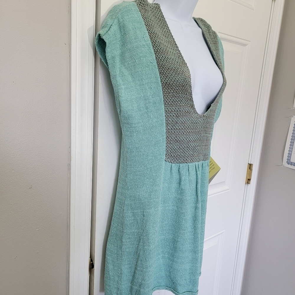 NWT Curio Teal Lightweight Knit Deep V Neck Sleeveless Metallic Thread Top Small - Picture 5 of 13